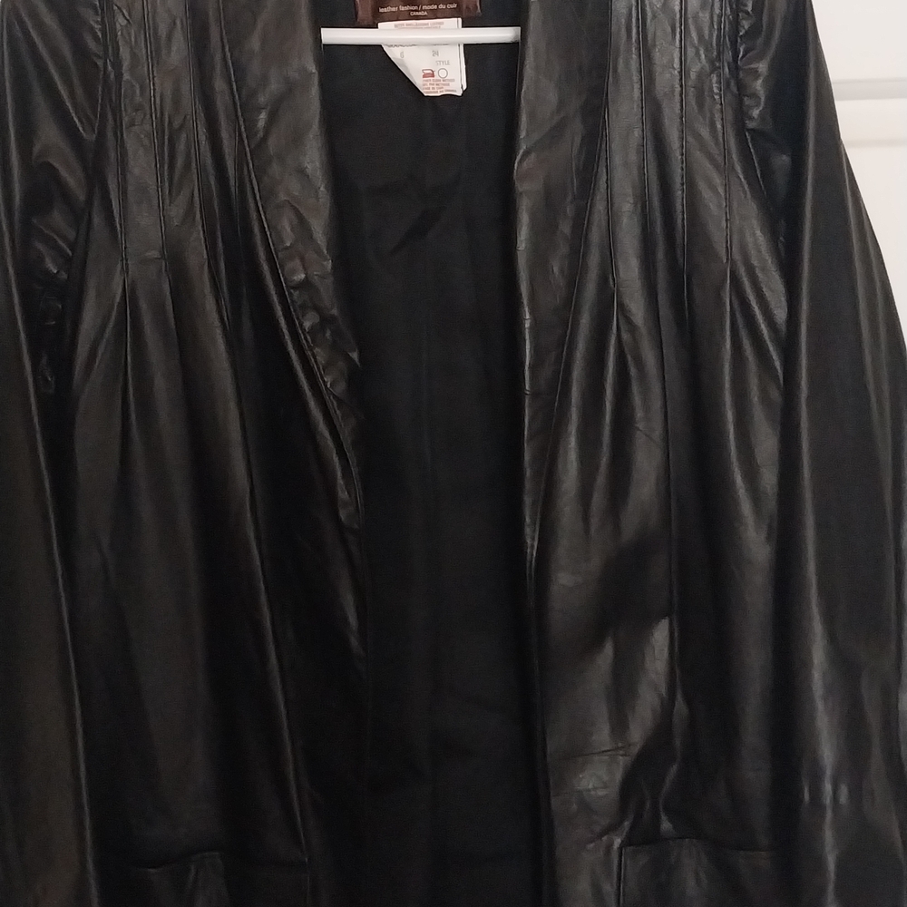 Elegant Vintage Black Leather Jacket for Women